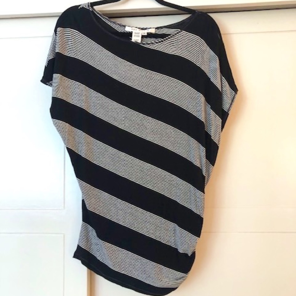 Slimming Max Studios Top Boat Neck Flattering black and White stripe Small